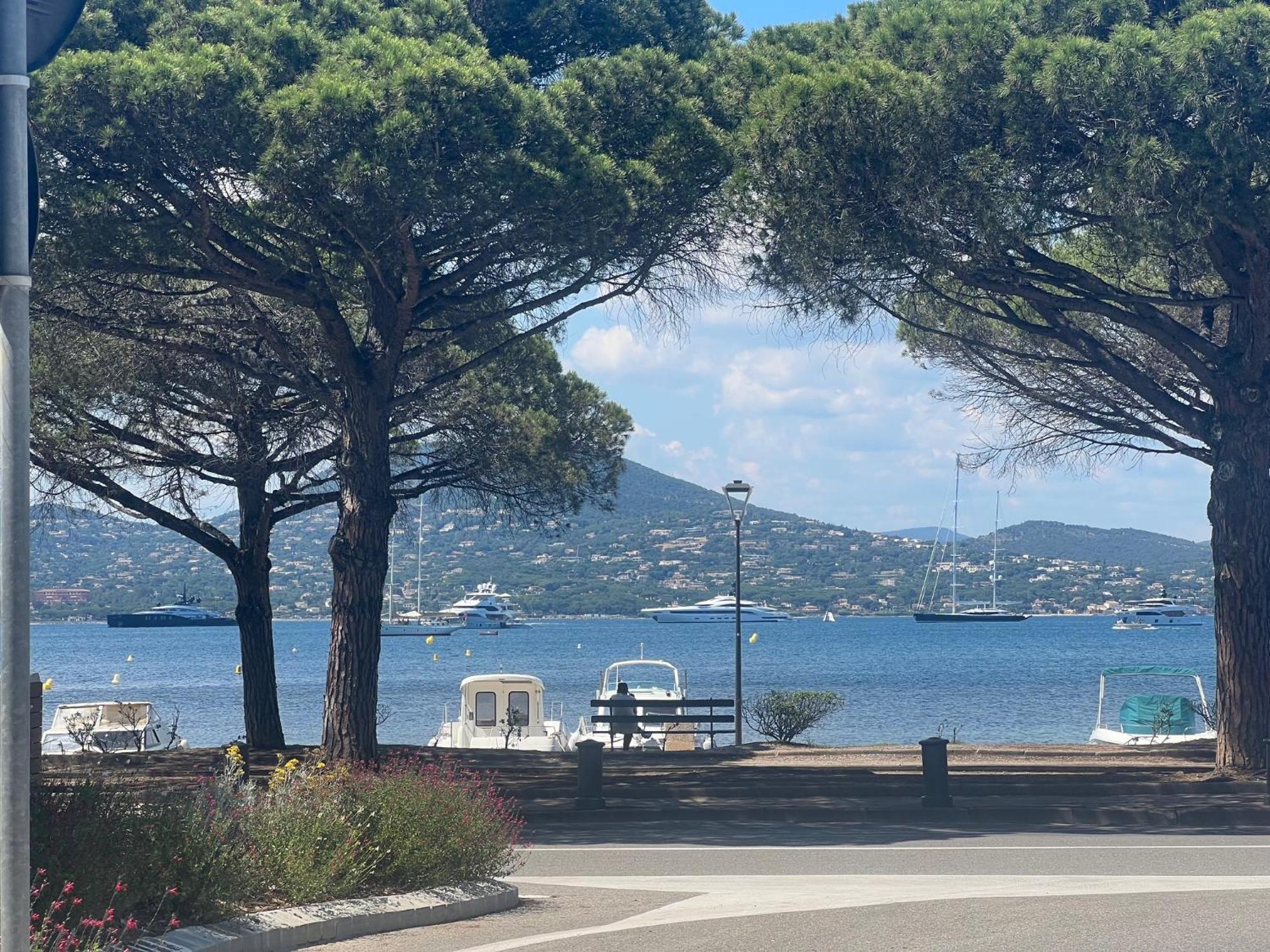 Superbe Appartement Avec Terrasse Jardin Et Parking Prive Saint-Tropez Esterno foto