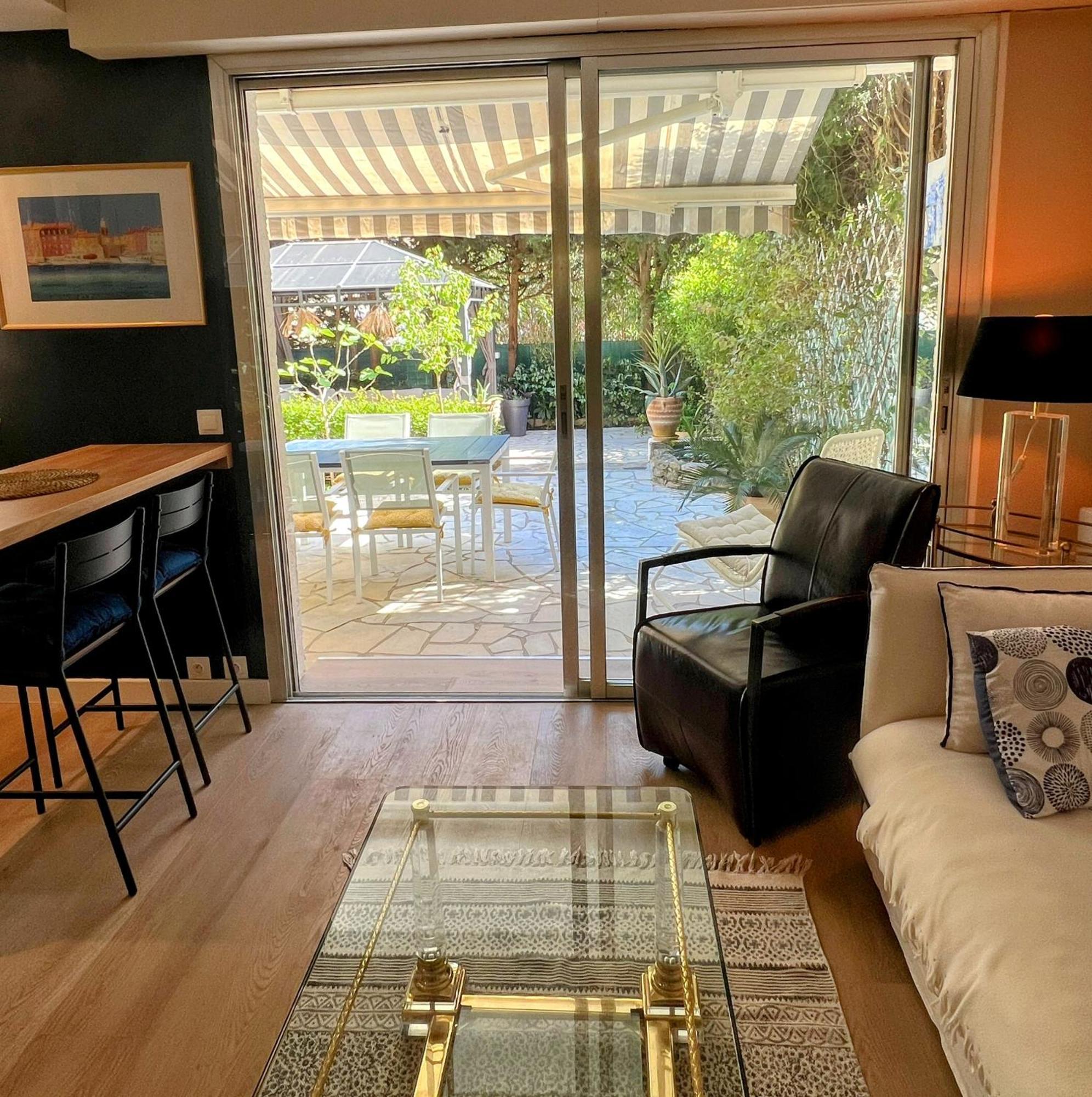 Superbe Appartement Avec Terrasse Jardin Et Parking Prive Saint-Tropez Esterno foto