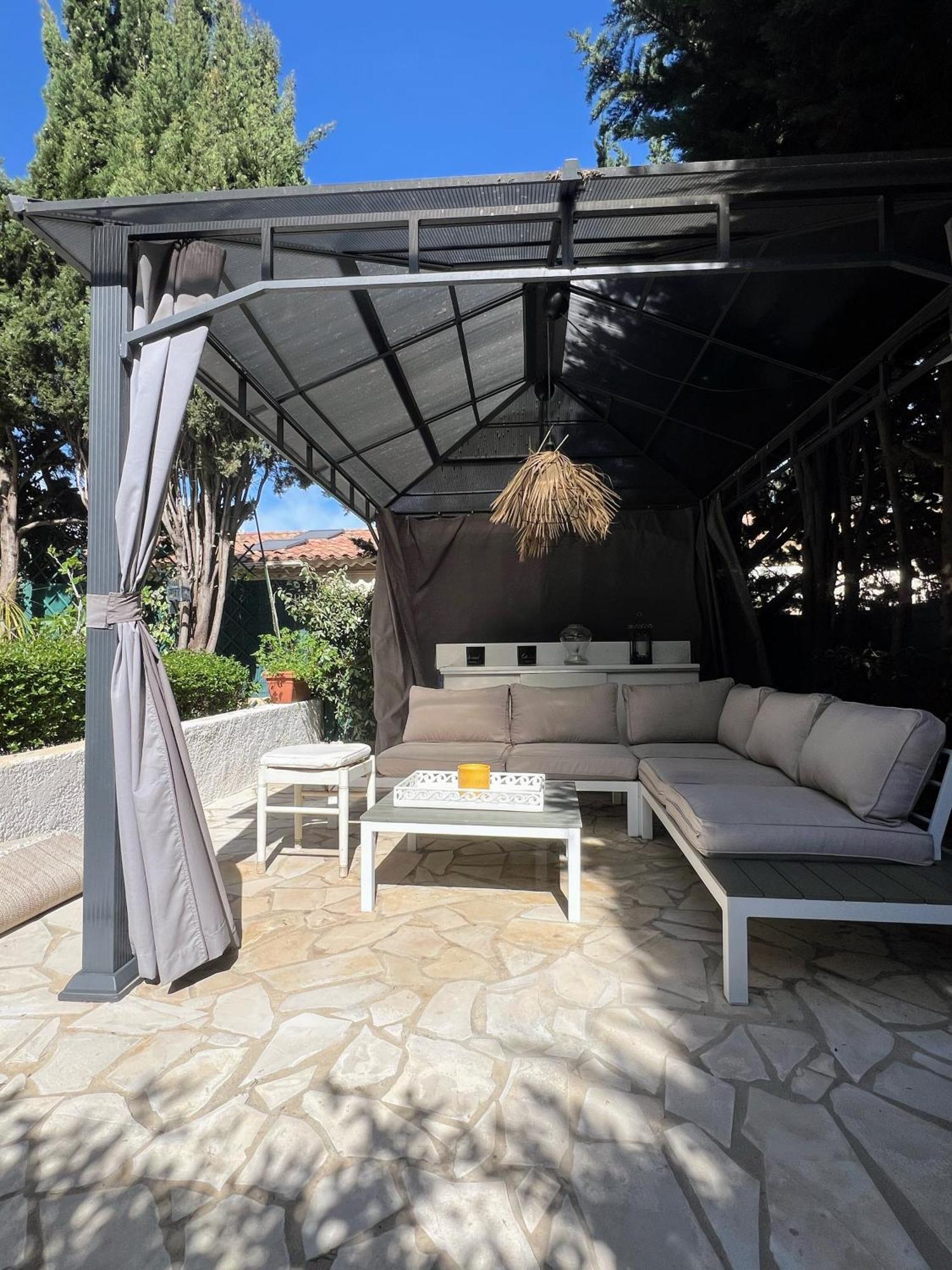 Superbe Appartement Avec Terrasse Jardin Et Parking Prive Saint-Tropez Esterno foto