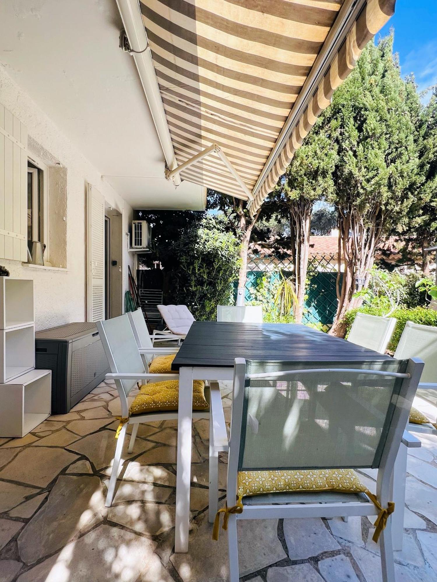 Superbe Appartement Avec Terrasse Jardin Et Parking Prive Saint-Tropez Esterno foto