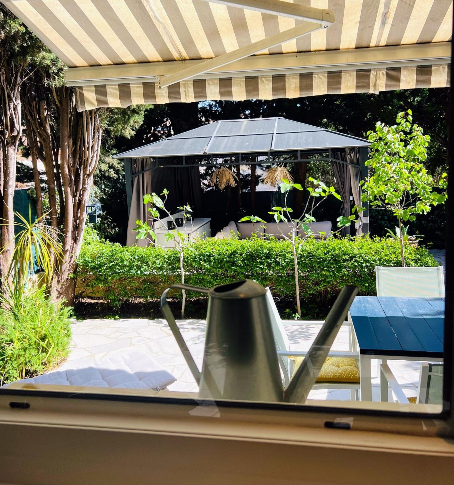 Superbe Appartement Avec Terrasse Jardin Et Parking Prive Saint-Tropez Esterno foto