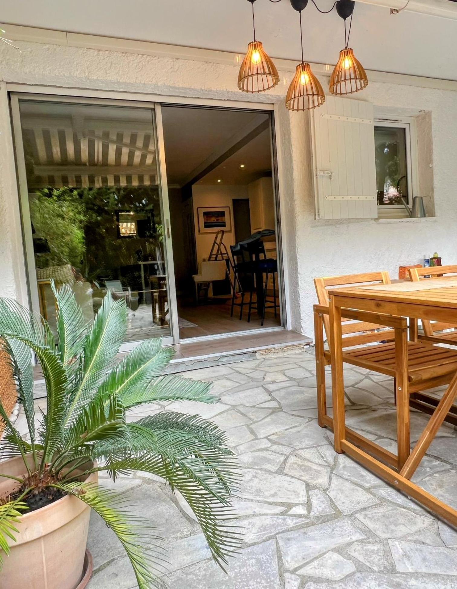 Superbe Appartement Avec Terrasse Jardin Et Parking Prive Saint-Tropez Esterno foto