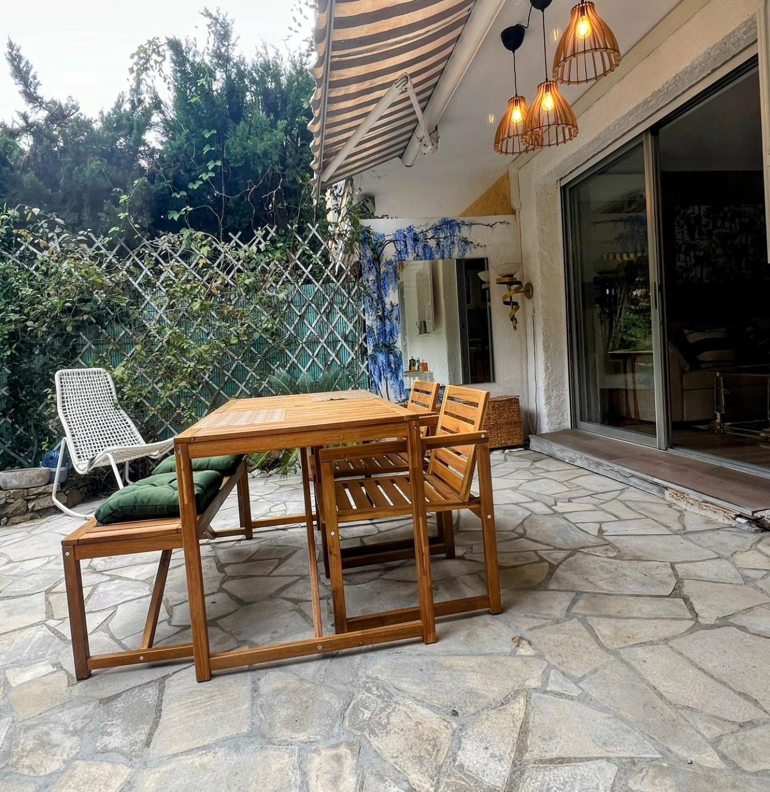 Superbe Appartement Avec Terrasse Jardin Et Parking Prive Saint-Tropez Esterno foto