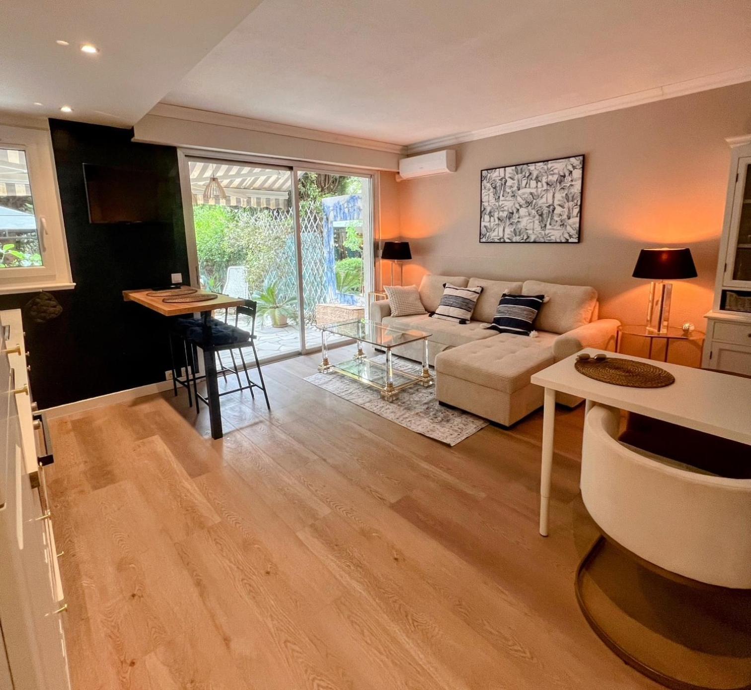 Superbe Appartement Avec Terrasse Jardin Et Parking Prive Saint-Tropez Esterno foto